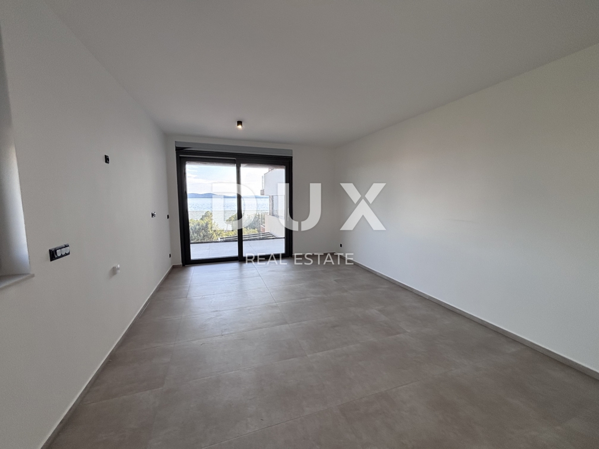 ZADAR, KOŽINO - Vrhunski apartma 100 metrov od plaže s panoramskim pogledom na morje in otoke zadrskega arhipelaga! S3