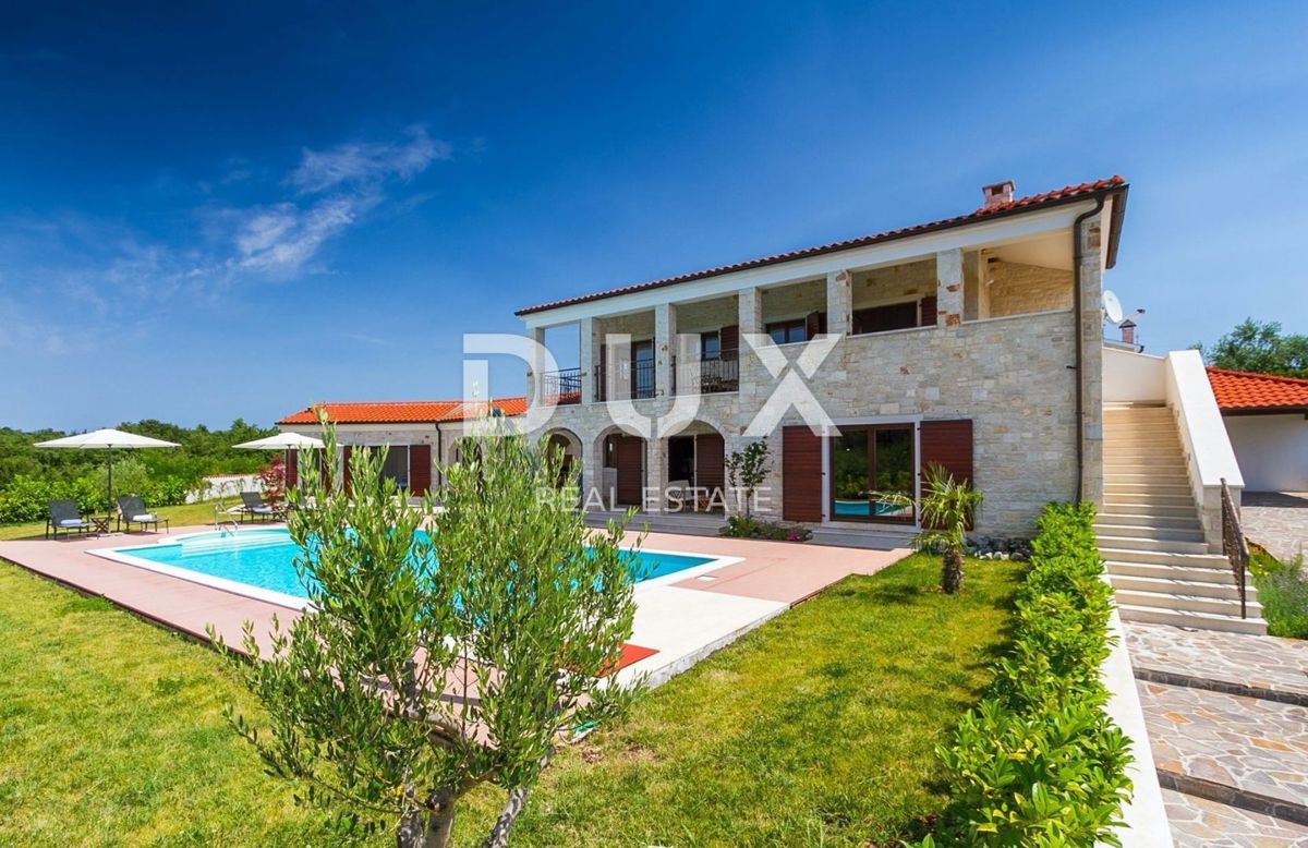 ISTRA, SVETI LOVREČ - Komfortna kmečka hiša z bazenom