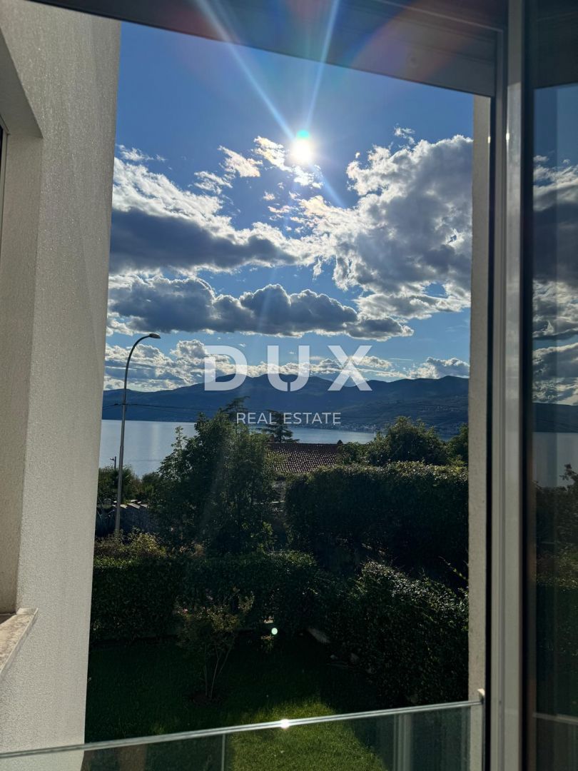 MARČELJEVA DRAGA - stanovanje 95m2, DB+3S, 1. nadstropje s panoramskim pogledom na morje 