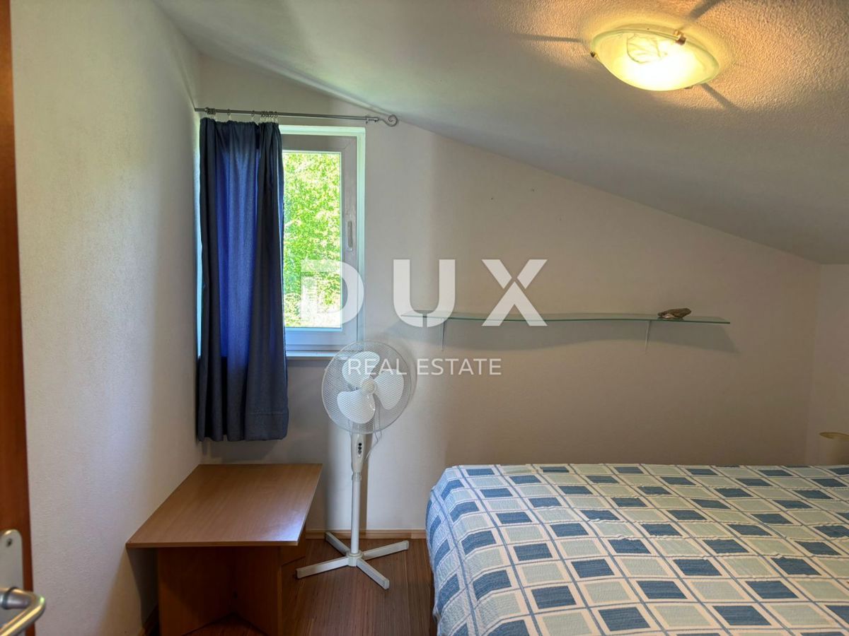 ISTRA, VALTURA (LIŽNJAN) - Hiša z dvema apartmajema in pogledom na morje v zeleni oazi!