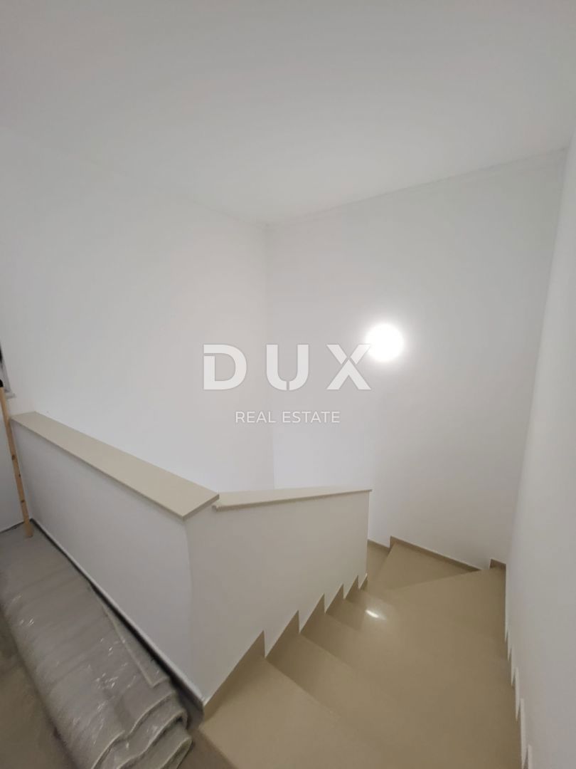 ZADAR, VIR - PROSTORNO APARTMA S TERASO, 500 M OD PLAŽE! 