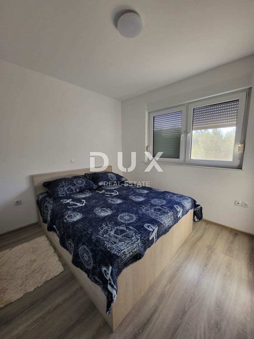 ZADAR, VIR - PROSTORNO APARTMA S TERASO, 500 M OD PLAŽE! 