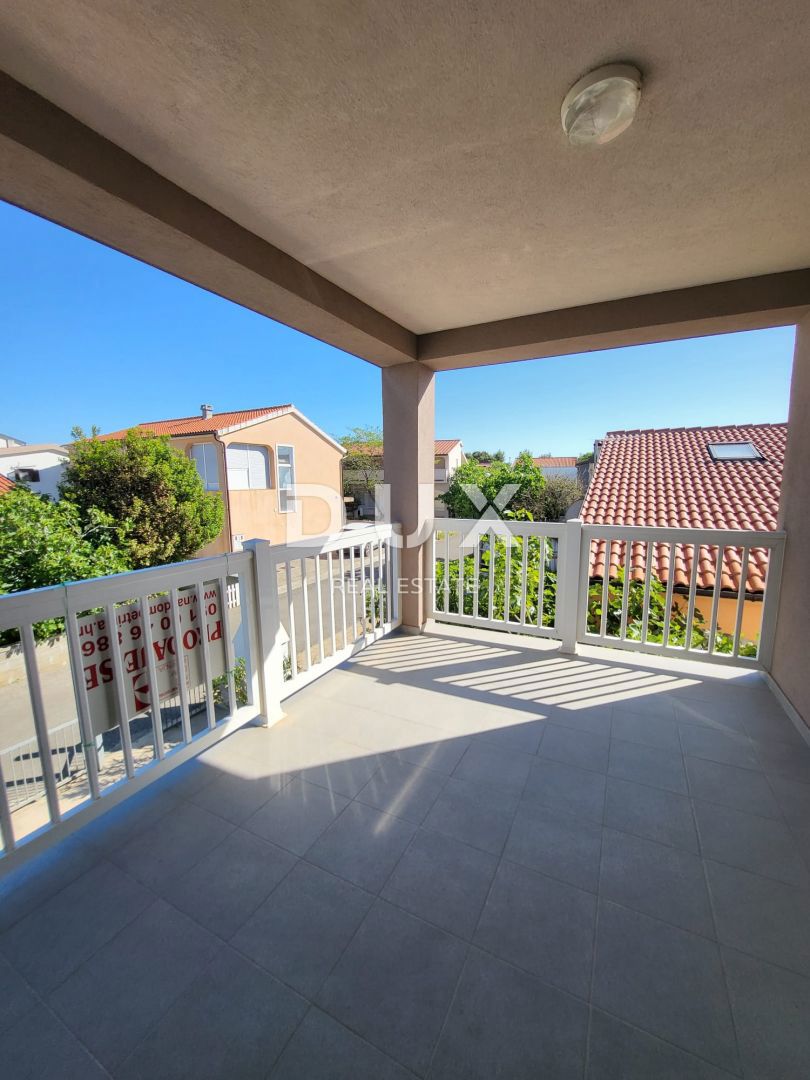 ZADAR, VIR - PROSTORNO APARTMA S TERASO, 500 M OD PLAŽE! 