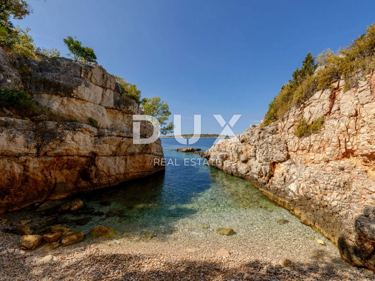DALMACIJA, TROGIR - Zasebna oaza ob plaži