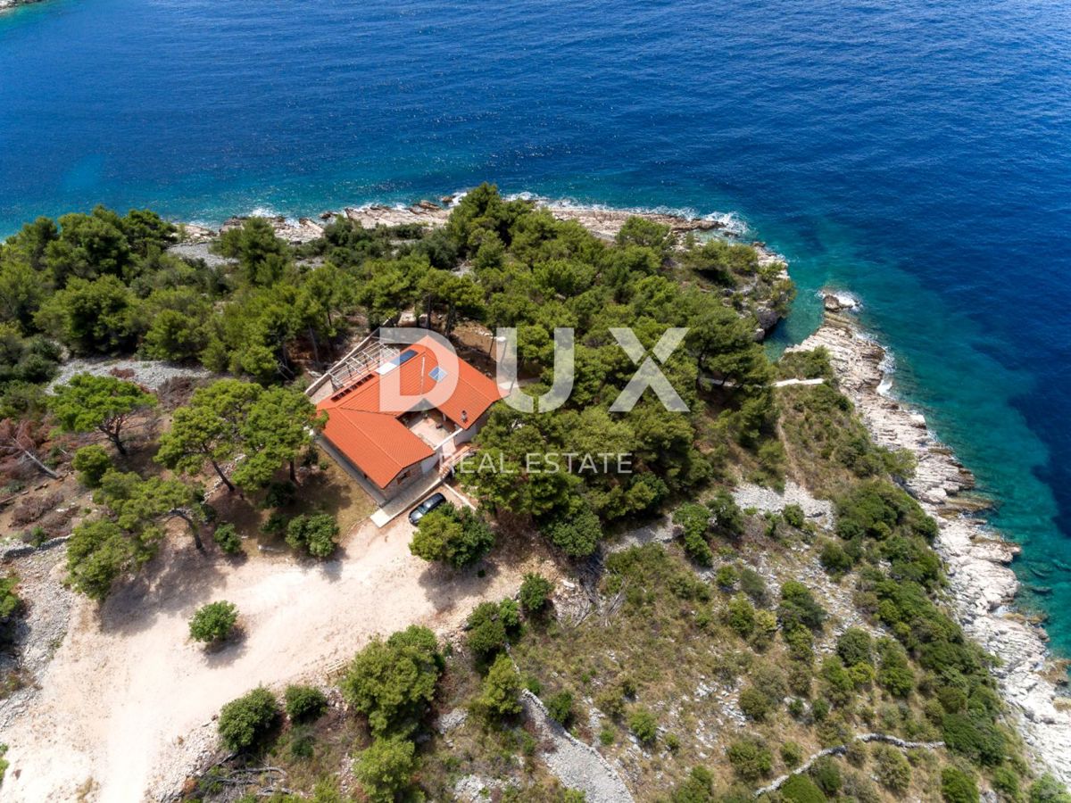 DALMACIJA, TROGIR - Zasebna oaza ob plaži
