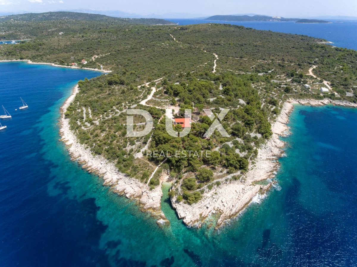 DALMACIJA, TROGIR - Zasebna oaza ob plaži