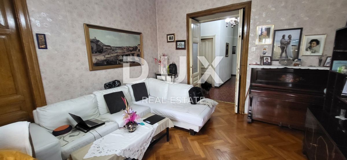 RIJEKA, CENTER - Stanovanje s 3+1 spalnico in balkonom v samem središču mesta