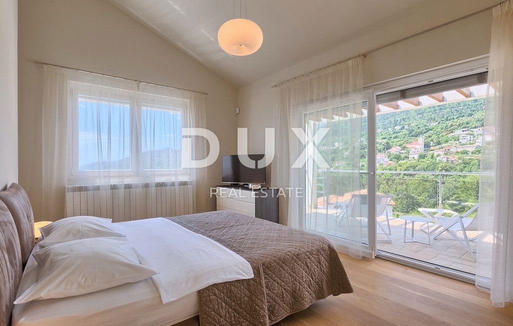 OPATIJA - čudovita vila z bazenom, panoramskim pogledom na morje in popolno zasebnostjo