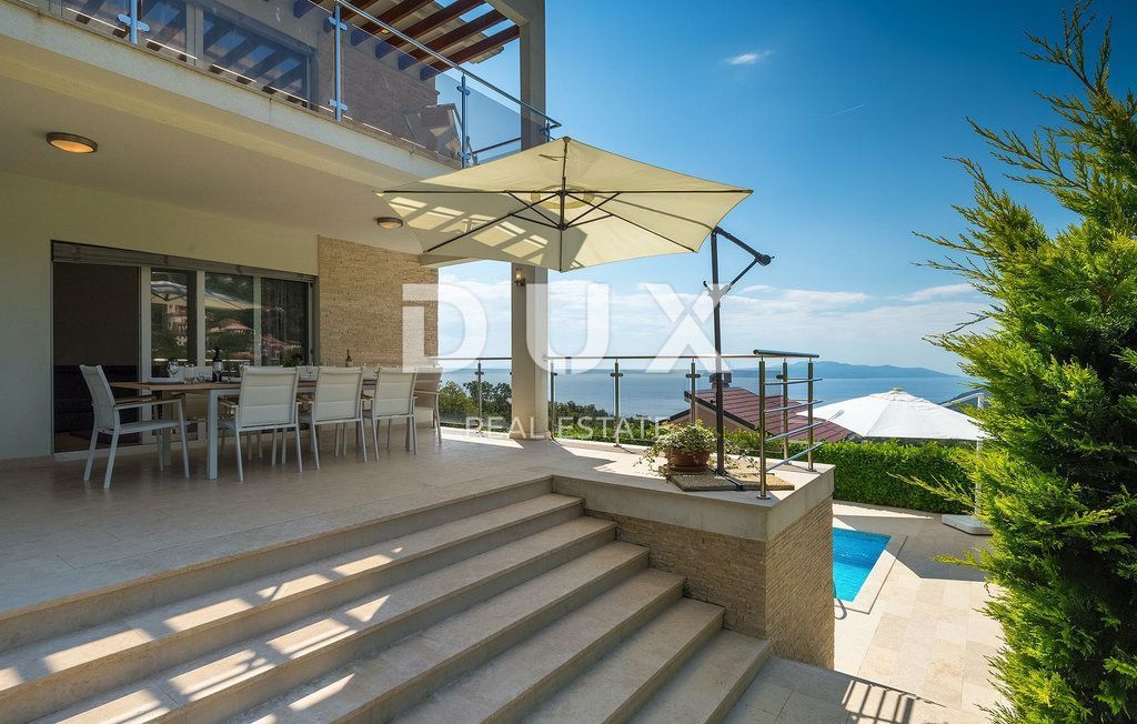 OPATIJA - čudovita vila z bazenom, panoramskim pogledom na morje in popolno zasebnostjo