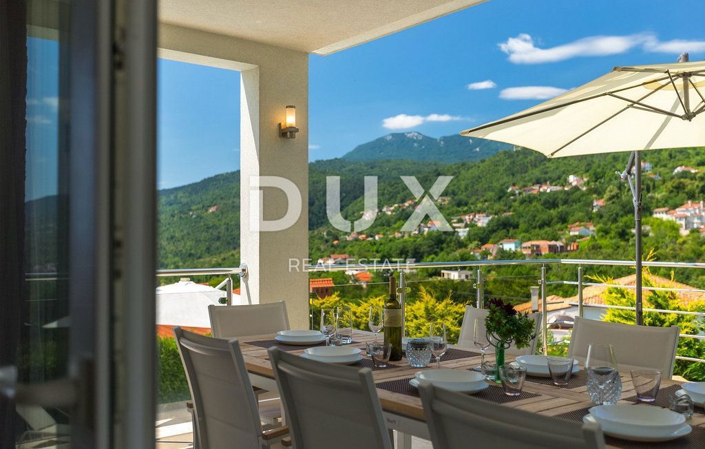 OPATIJA - čudovita vila z bazenom, panoramskim pogledom na morje in popolno zasebnostjo
