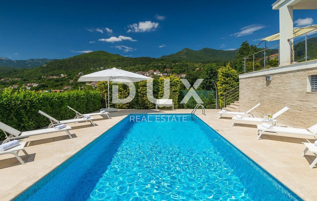 OPATIJA - čudovita vila z bazenom, panoramskim pogledom na morje in popolno zasebnostjo