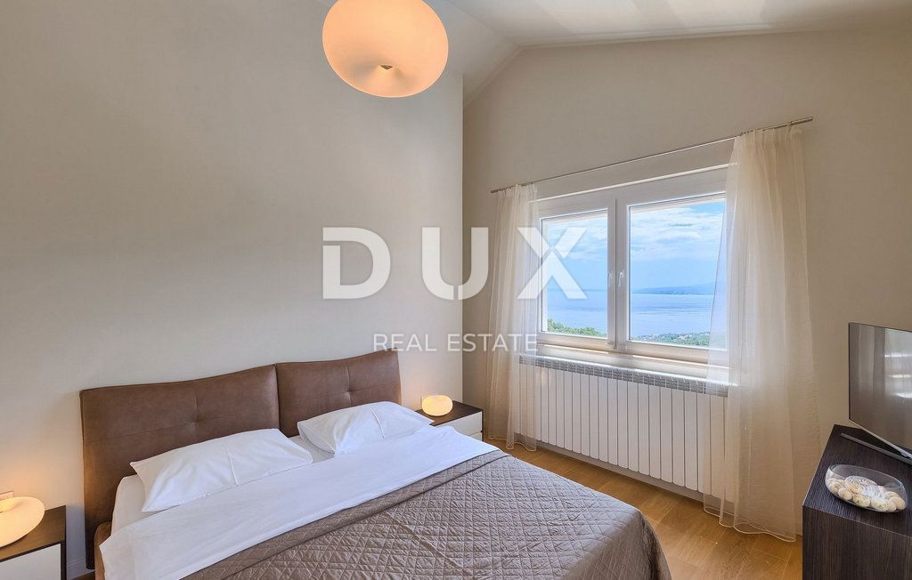 OPATIJA - čudovita vila z bazenom, panoramskim pogledom na morje in popolno zasebnostjo