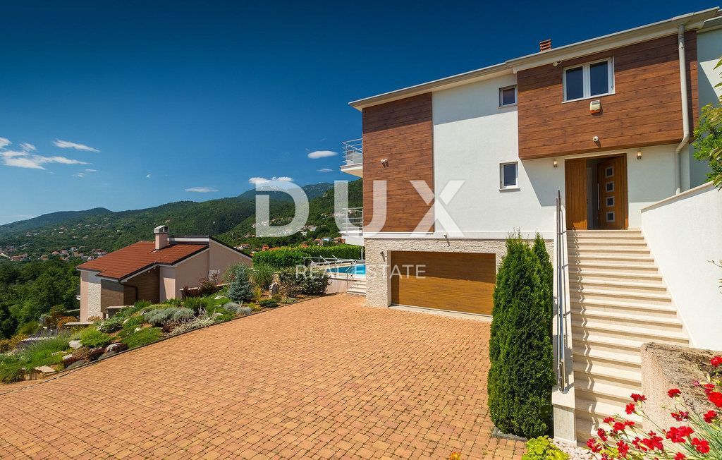 OPATIJA - čudovita vila z bazenom, panoramskim pogledom na morje in popolno zasebnostjo