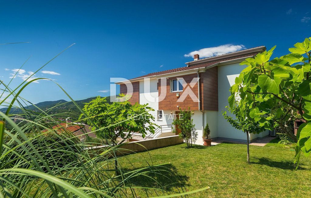 OPATIJA - čudovita vila z bazenom, panoramskim pogledom na morje in popolno zasebnostjo