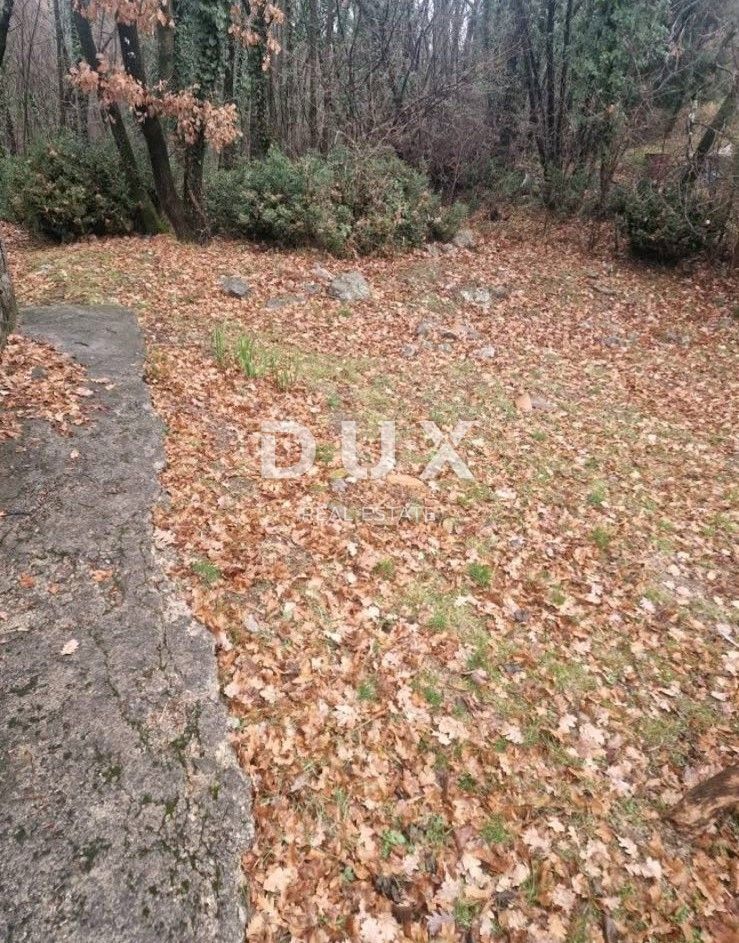 OPATIJA, MATULJI - samostojna hiša s 3 apartmaji s pogledom na morje + velik vrt na odlični lokaciji! PRILOŽNOST!