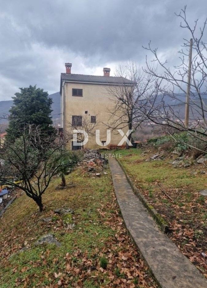 OPATIJA, MATULJI - samostojna hiša s 3 apartmaji s pogledom na morje + velik vrt na odlični lokaciji! PRILOŽNOST!