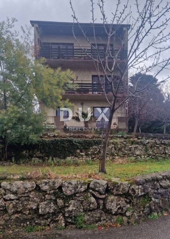 OPATIJA, MATULJI - samostojna hiša s 3 apartmaji s pogledom na morje + velik vrt na odlični lokaciji! PRILOŽNOST!