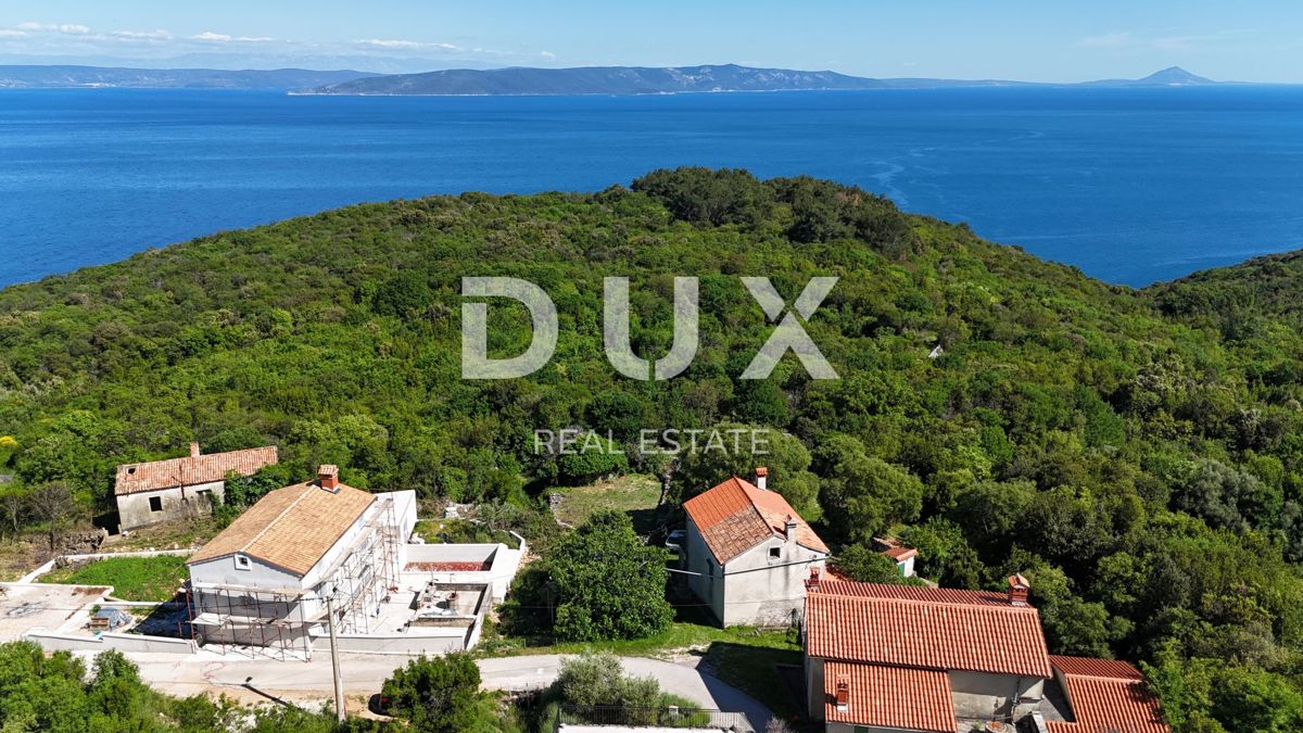 ISTRA, RABAC (OKOLICA) - Kamnita hiša s pogledom na morje