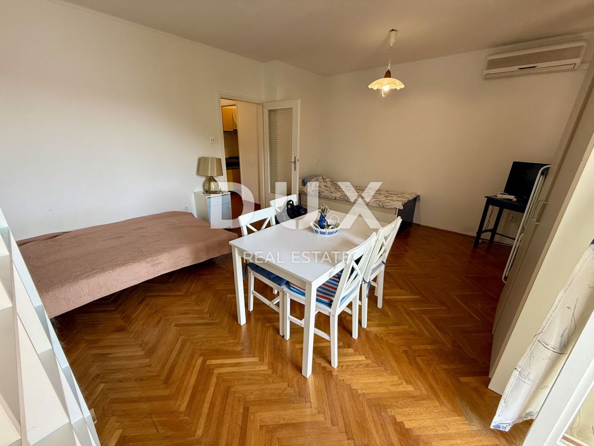 LOVRAN - Čudovit studio apartma z veliko teraso in pogledom na morje!