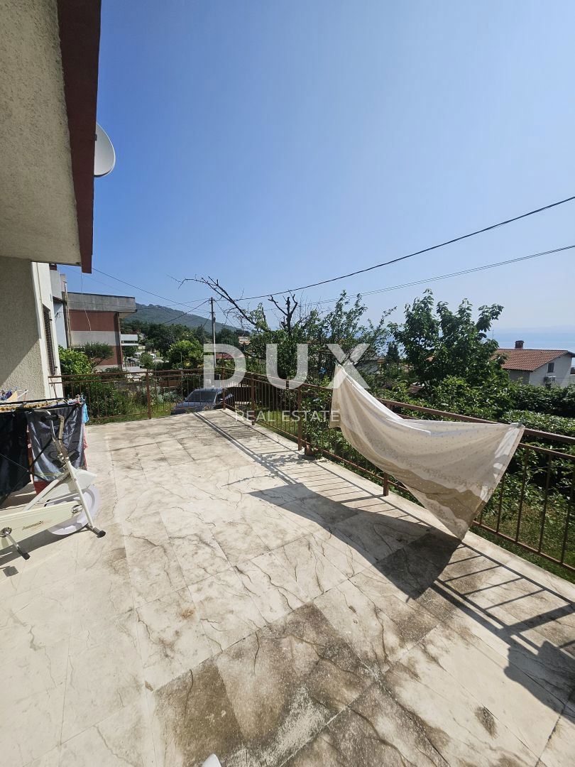 OPATIJA, IKA - 2 apartmaja 143m2 (80m2 + 63m2) pritličje in 2. nadstropje s pogledom na morje + skupna površina 250m2