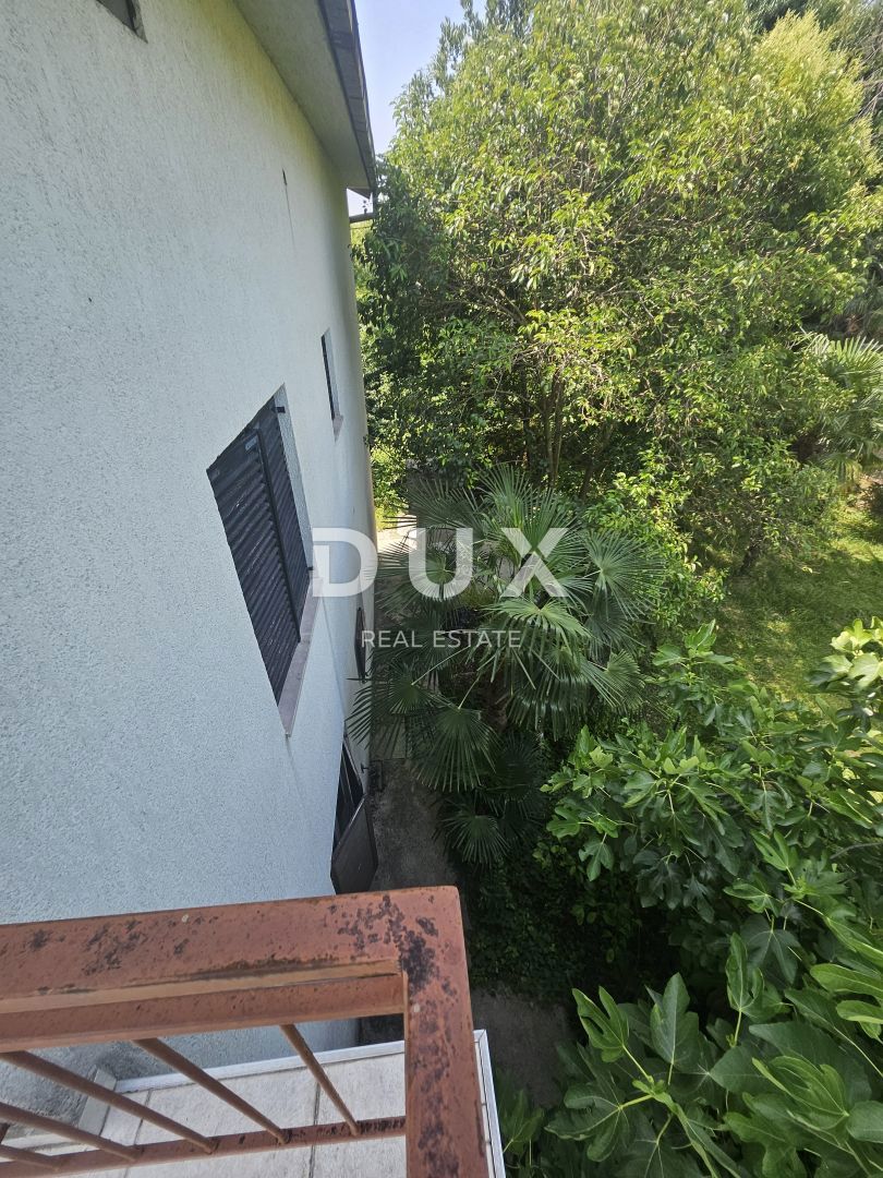 OPATIJA, IKA - 2 apartmaja 143m2 (80m2 + 63m2) pritličje in 2. nadstropje s pogledom na morje + skupna površina 250m2