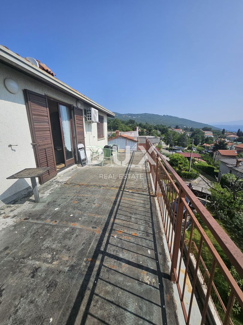 OPATIJA, IKA - 2 apartmaja 143m2 (80m2 + 63m2) pritličje in 2. nadstropje s pogledom na morje + skupna površina 250m2