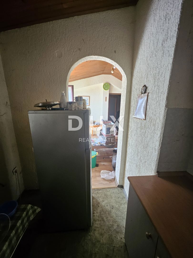 OPATIJA, IKA - 2 apartmaja 143m2 (80m2 + 63m2) pritličje in 2. nadstropje s pogledom na morje + skupna površina 250m2