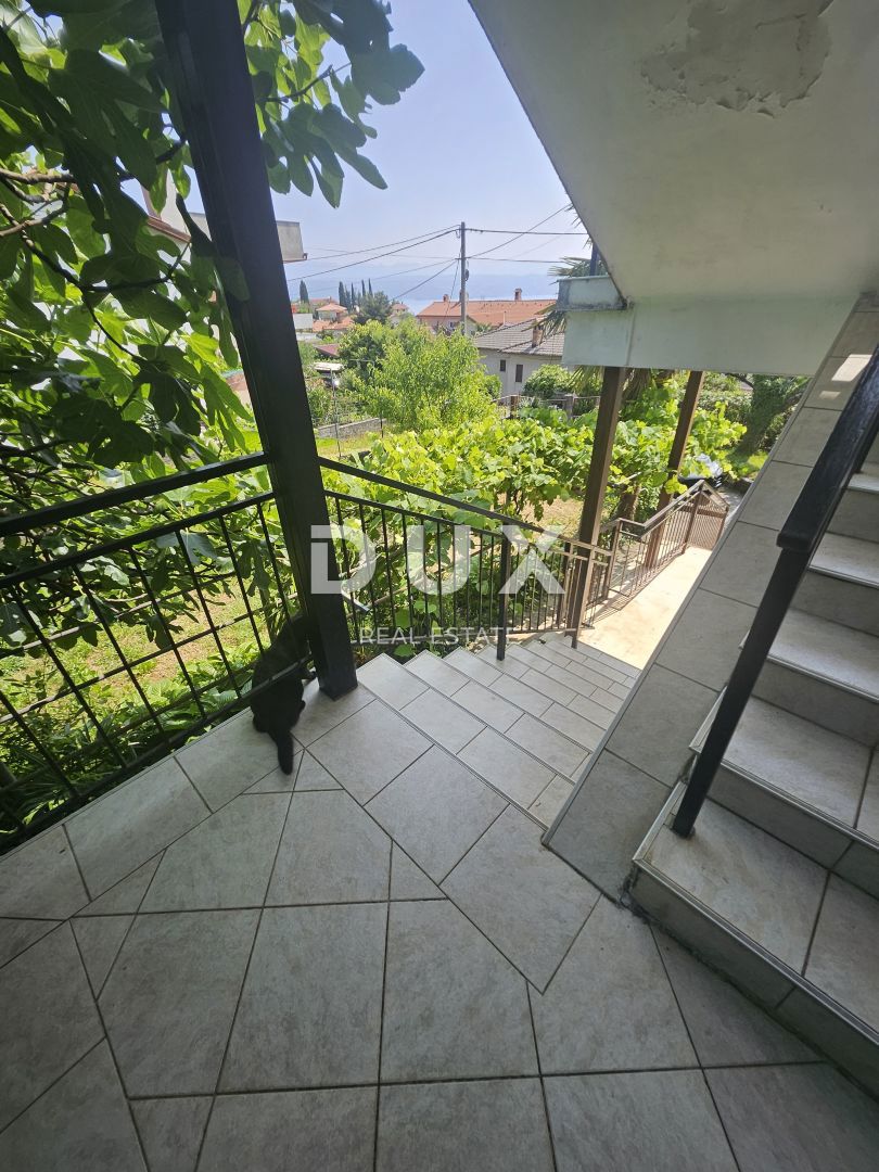 OPATIJA, IKA - 2 apartmaja 143m2 (80m2 + 63m2) pritličje in 2. nadstropje s pogledom na morje + skupna površina 250m2