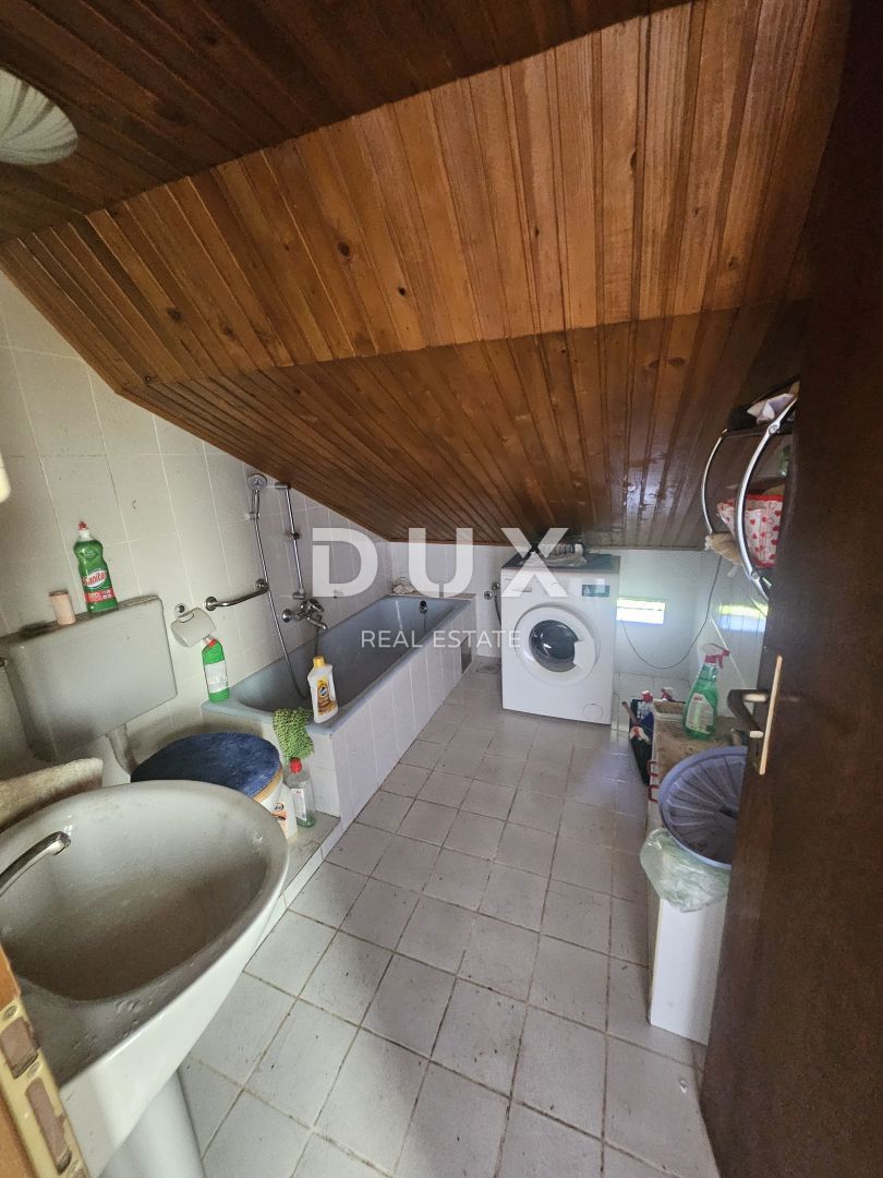 OPATIJA, IKA - 2 apartmaja 143m2 (80m2 + 63m2) pritličje in 2. nadstropje s pogledom na morje + skupna površina 250m2