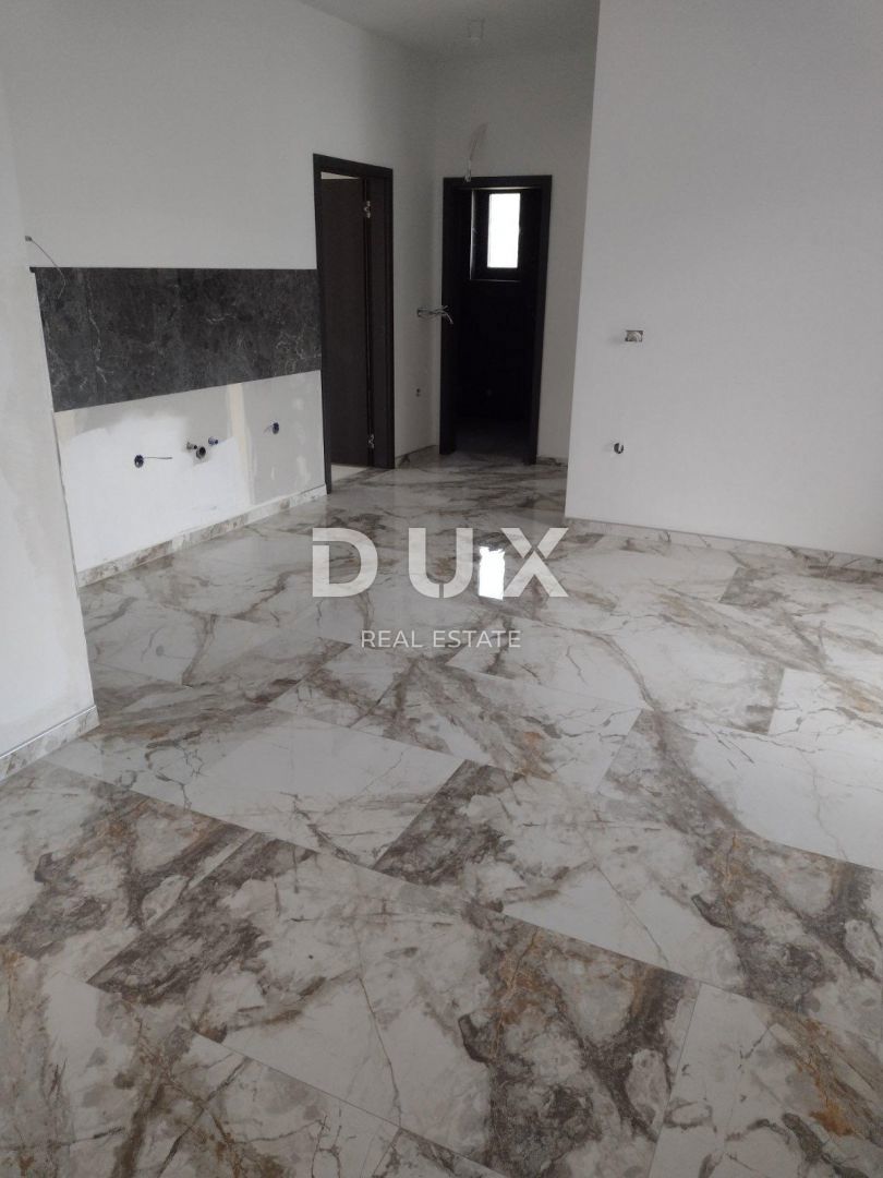 OTOK PAG, PAG - Apartma velikosti 101 m2 le 50 metrov od morja