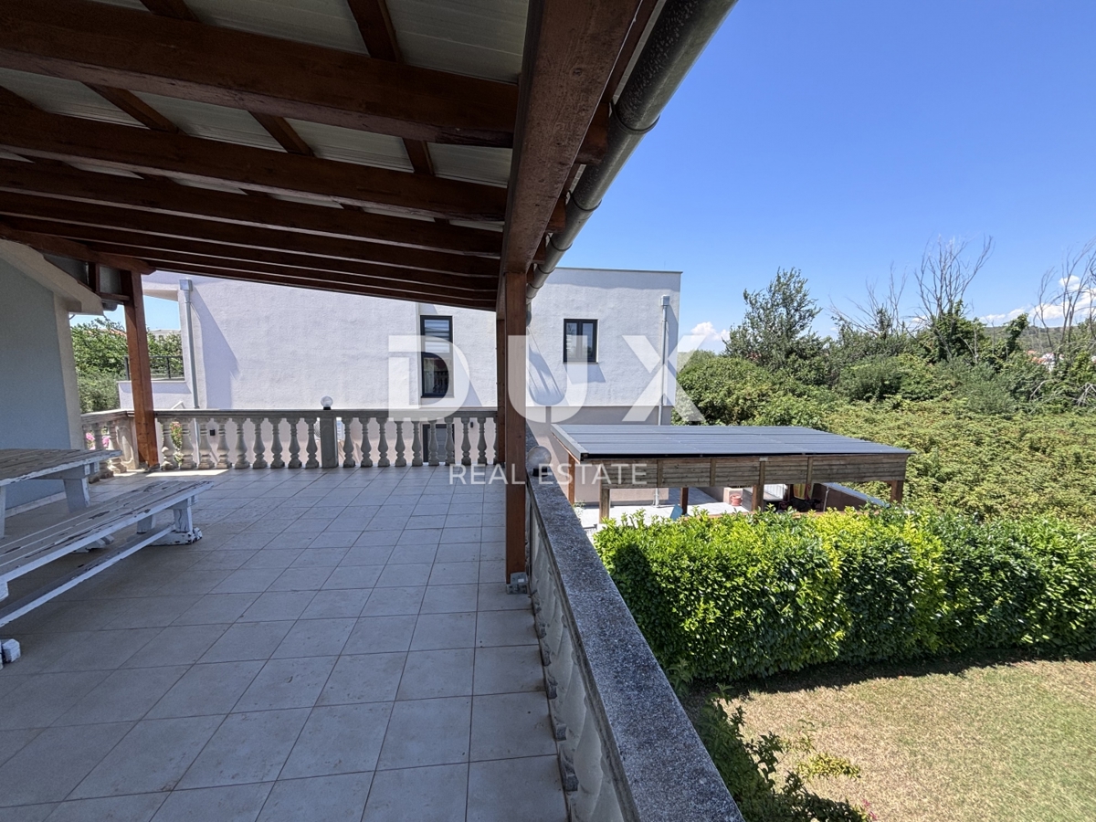 ZADAR, BIBINJE - Apartmajska hiša 150 m od morja