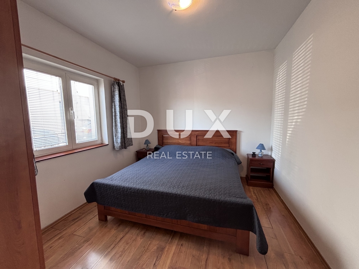 ZADAR, BIBINJE - Apartmajska hiša 150 m od morja