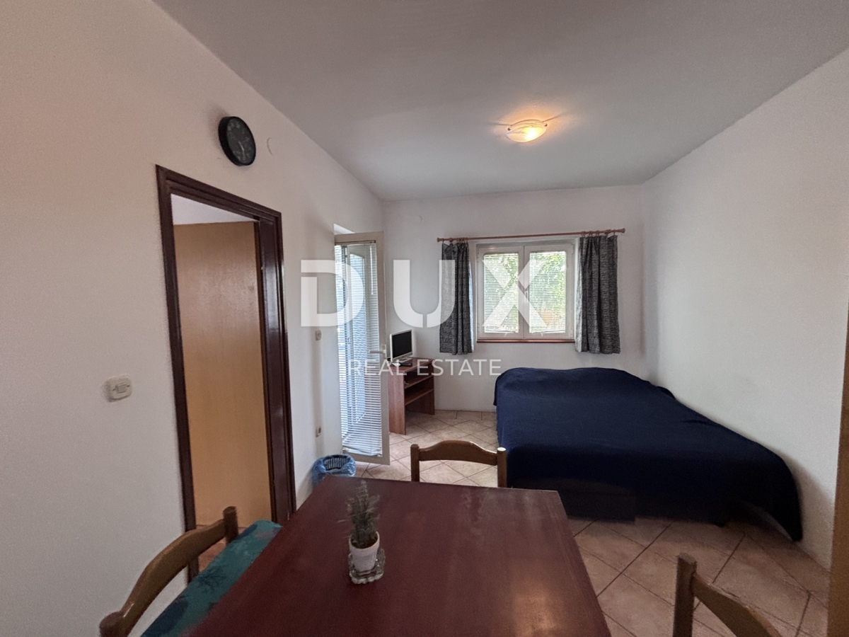 ZADAR, BIBINJE - Apartmajska hiša 150 m od morja
