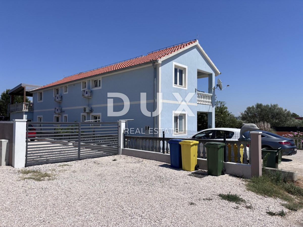 ZADAR, BIBINJE - Apartmajska hiša 150 m od morja