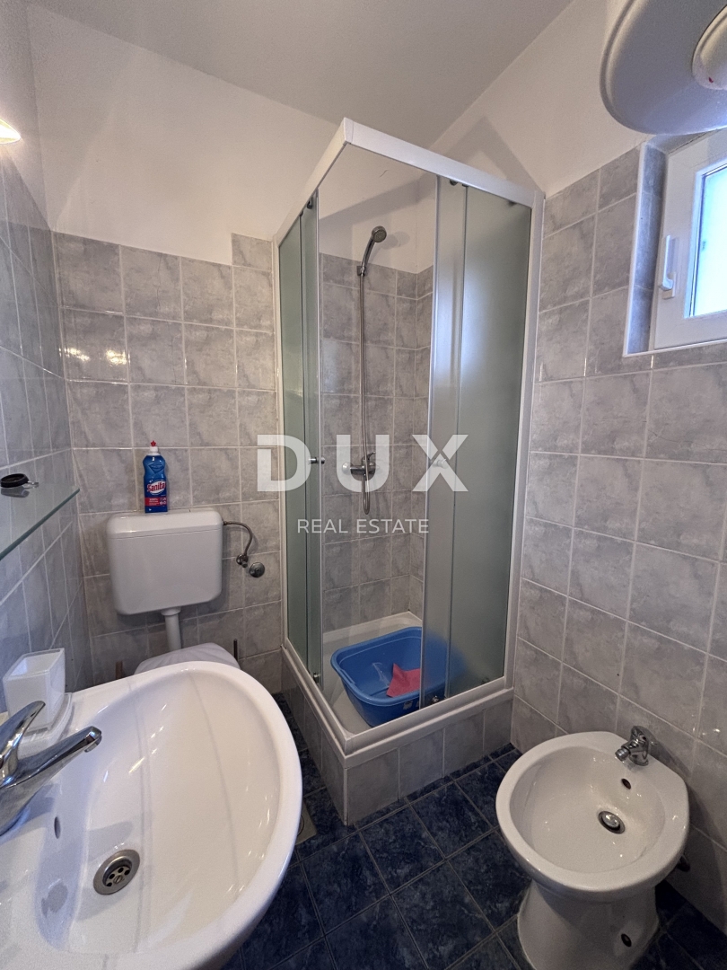 ZADAR, BIBINJE - Apartmajska hiša 150 m od morja