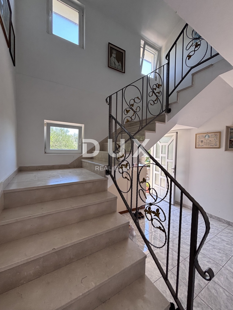 ZADAR, BIBINJE - Apartmajska hiša 150 m od morja