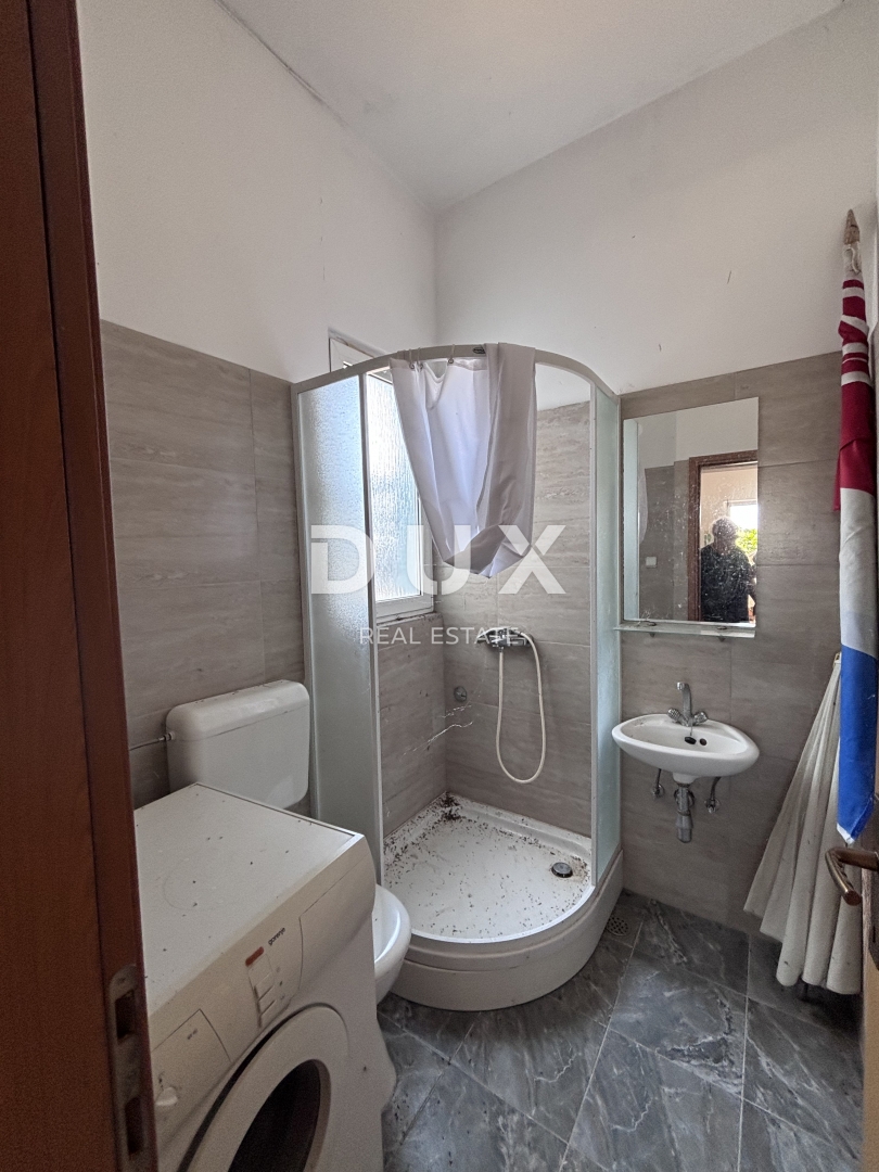 ZADAR, BIBINJE - Apartmajska hiša 150 m od morja
