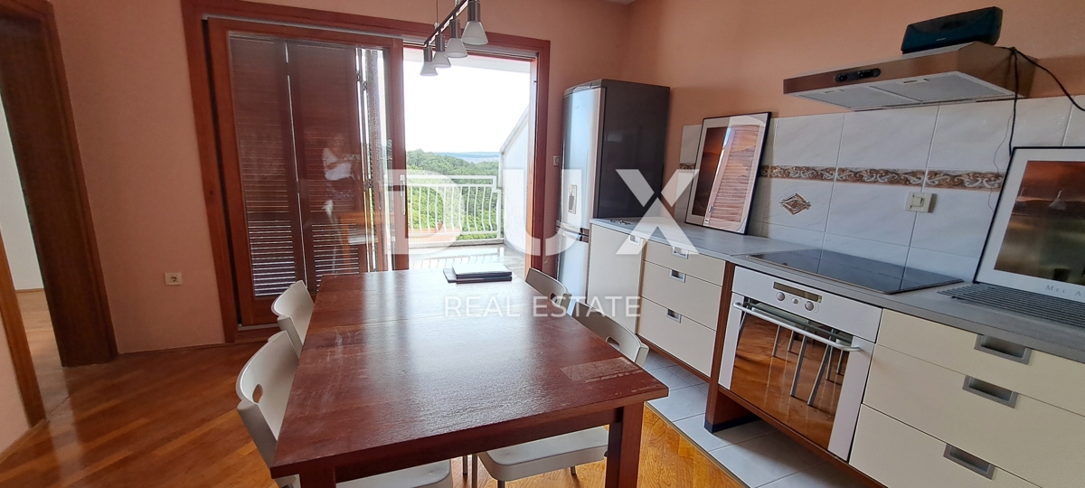 CRIKVENICA, JADRANOVO - Čudovito stanovanje, le 150 m od morja