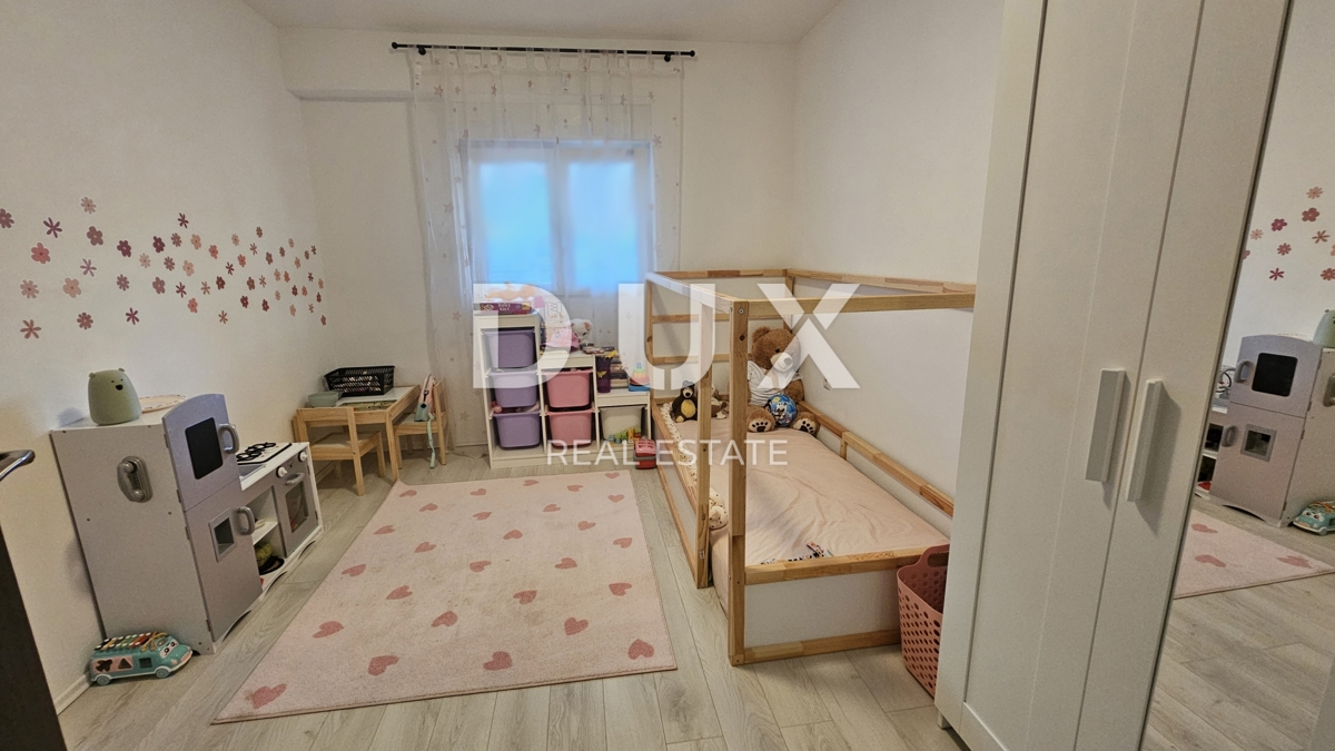 RIJEKA, KRNJEVO - opremljeno 3-sobno stanovanje z dnevno sobo
