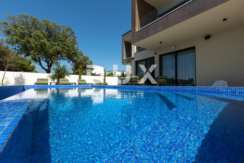 ZADAR, ZATON - vila prva vrsta do morja
