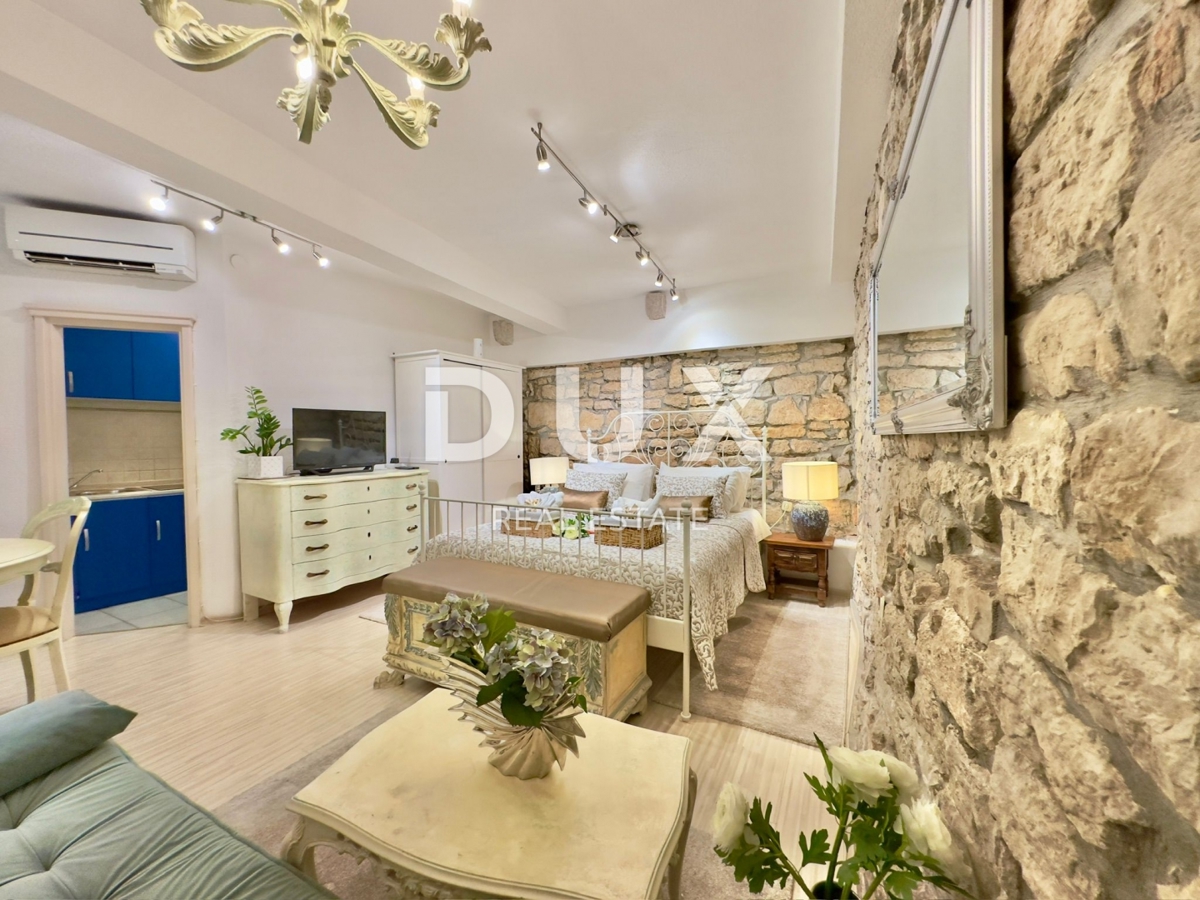 ISTRA, ROVINJ - Očarljiv studio na izjemni lokaciji!!