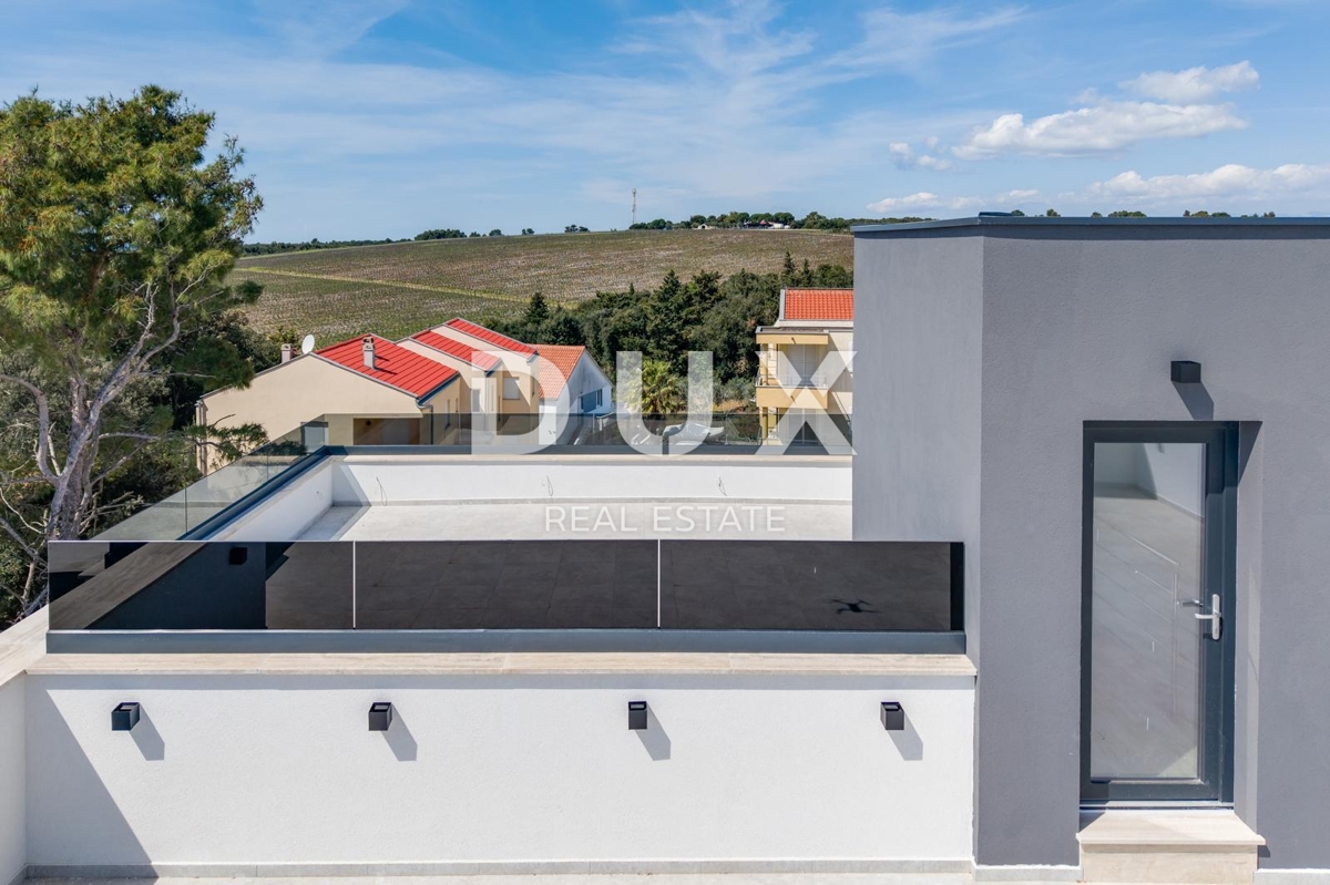 ZADAR, PETRČANE - Luksuzno penthouse stanovanje z impresivnim pogledom na morje