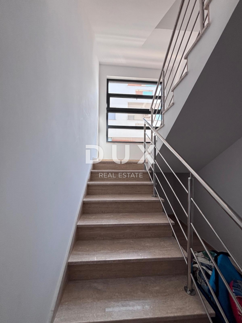 ZADAR, PETRČANE - Luksuzno penthouse stanovanje z impresivnim pogledom na morje