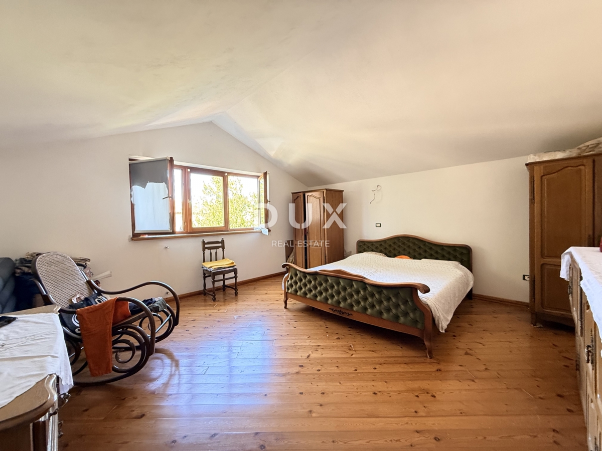 ISTRA, POMER - samostojna hiša 250m2 z garažo in vrtom, 150m od morja