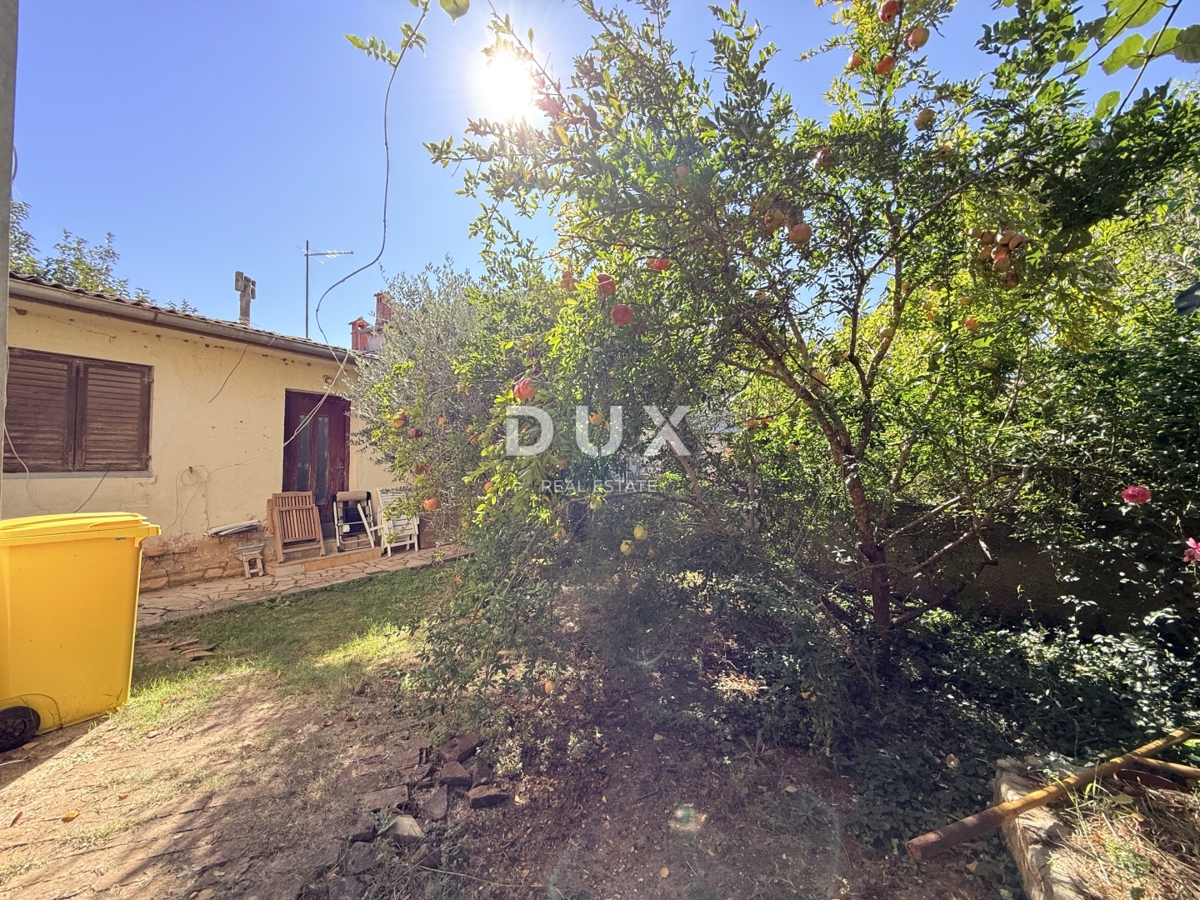 ISTRA, POMER - samostojna hiša 250m2 z garažo in vrtom, 150m od morja