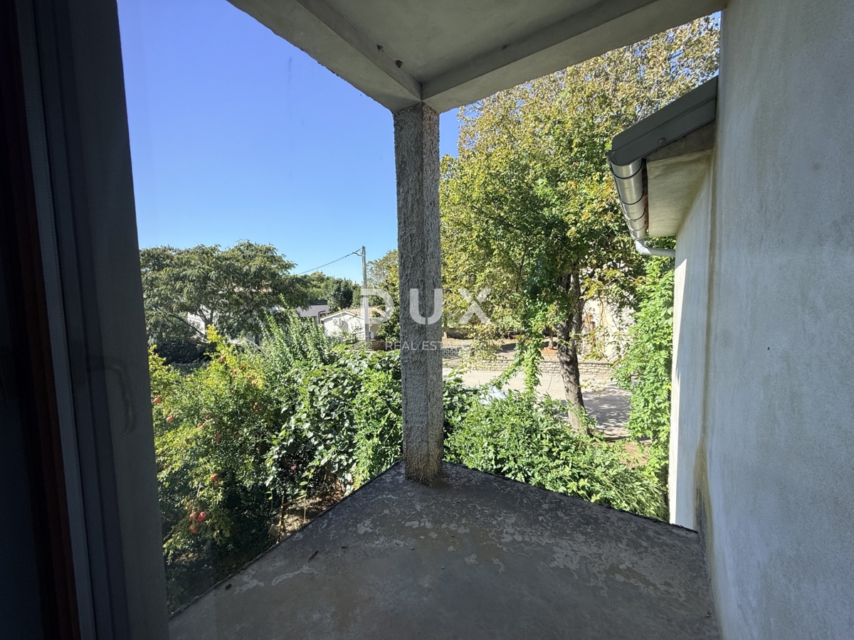 ISTRA, POMER - samostojna hiša 250m2 z garažo in vrtom, 150m od morja