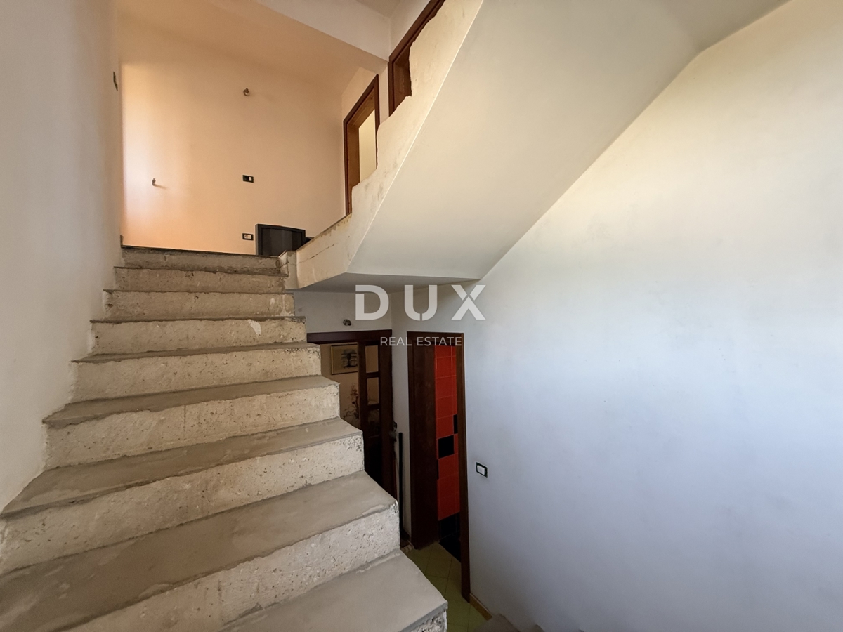 ISTRA, POMER - samostojna hiša 250m2 z garažo in vrtom, 150m od morja