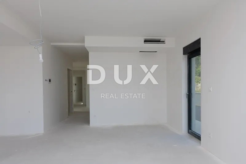 OPATIJA, LOVRAN - luksuzno stanovanje 141m2 z bazenom, 300m od morja