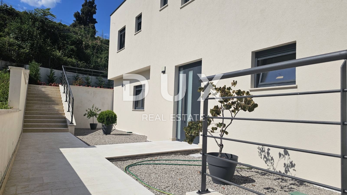 OPATIJA, LOVRAN - luksuzno stanovanje 141m2 z bazenom, 300m od morja