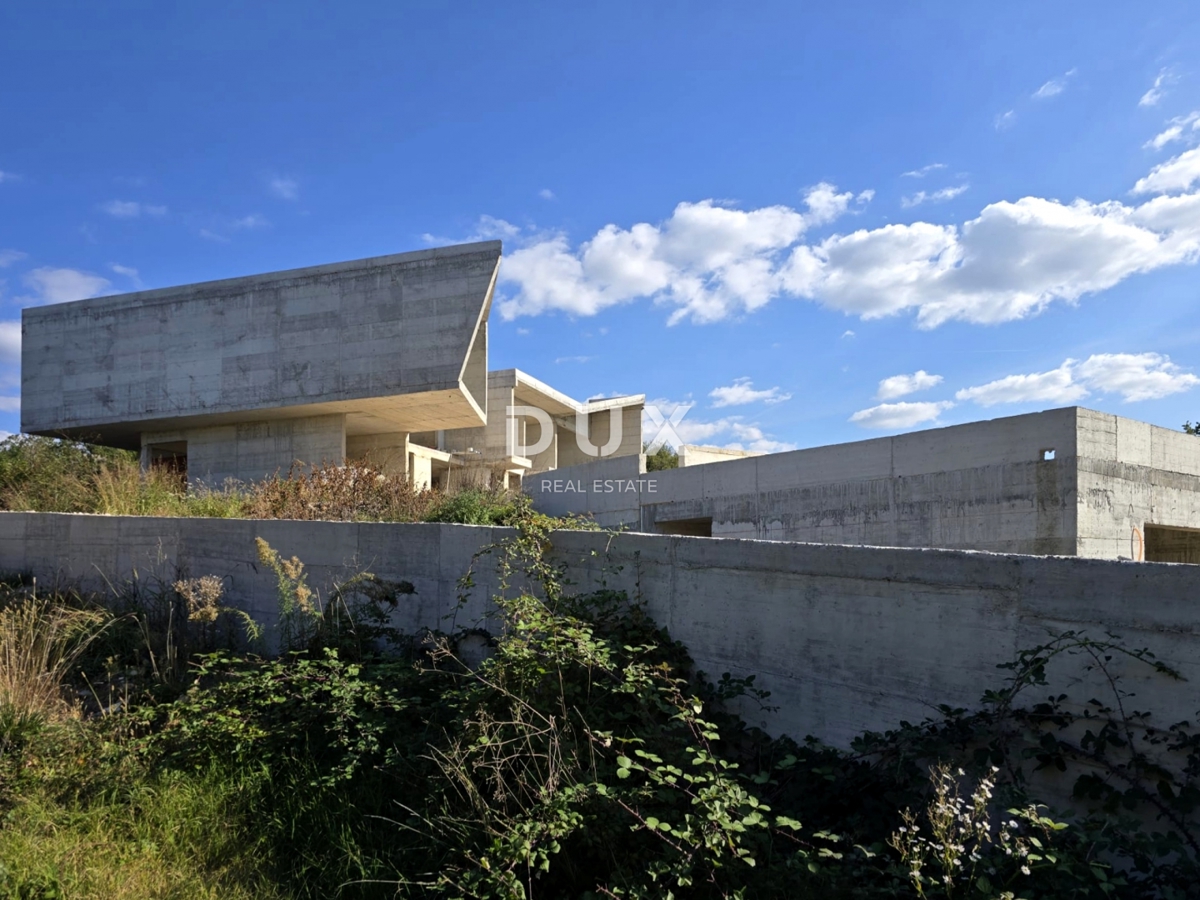 ISTRA, MOMJAN - Spektakularna vila na izjemni lokaciji v gradnji